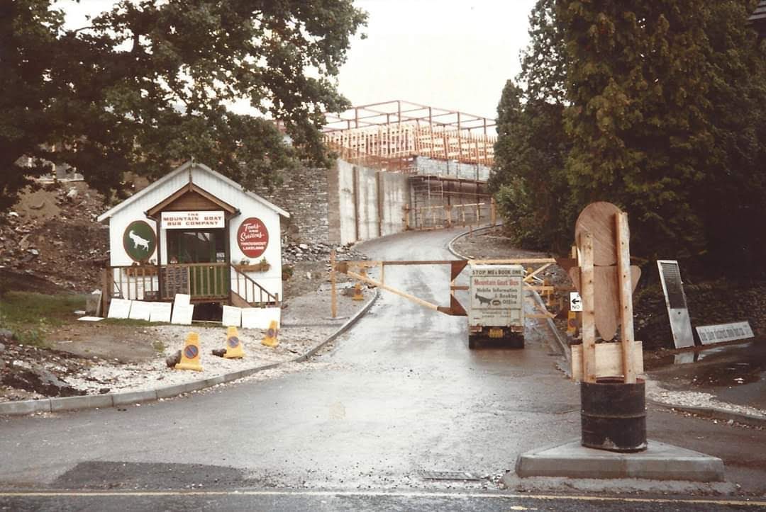 jimbo_lmr's tweet photo. The Mountain Goat sales office during construction of @BoothsCountry in Windermere.
50 years of @MGoatTours in the Lake District!
1972-2022
#ThrowbackThursday
#BetterByGoat https://t.co/Fab6F5Rgpk