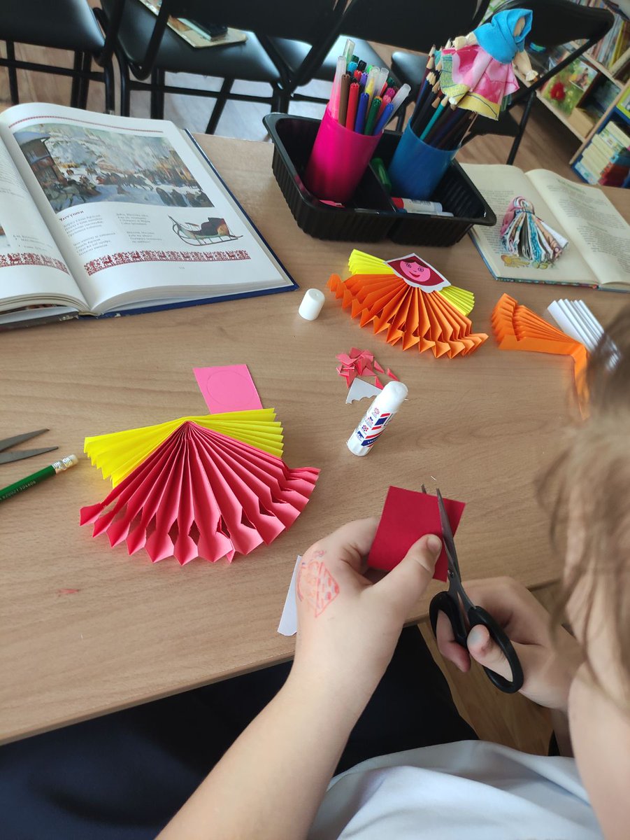 #ЦБС Мастер - класс "Кукла Масленица" из цветной бумаги.