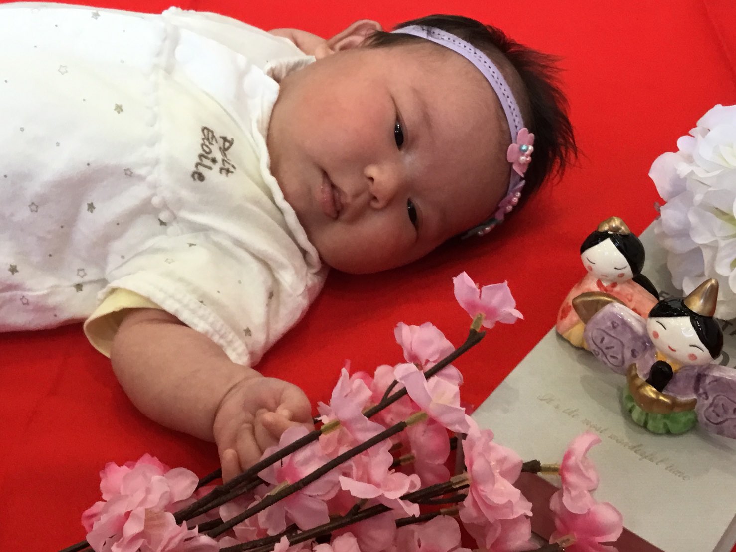 多世代向けコワーキングスペースbreath 武蔵野三鷹 かわいいかわいいかわいい生後1ヶ月のお客さま 生まれたよ と来てくださる地域の方々に癒されっぱなしのスタッフです おめでたい フォトスポットがちょうどよく機能した瞬間です T Co