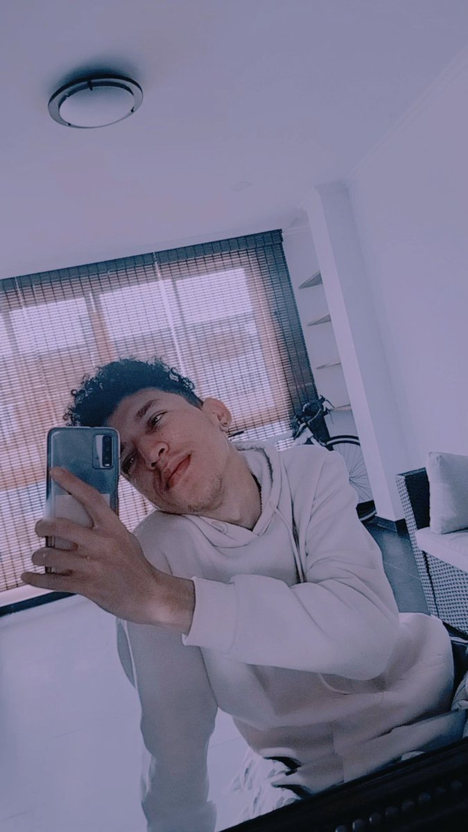 Jannie_cold's tweet photo. Lick my lips and then suck my cock. https://t.co/JABOVa7i6e
