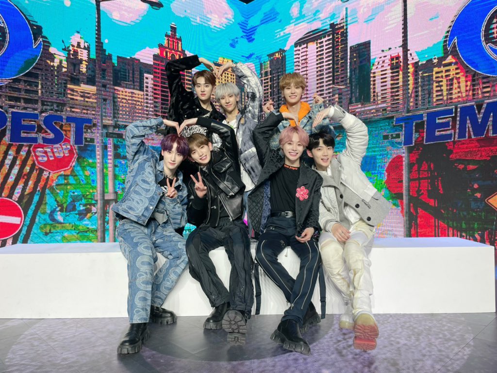TEMPESTFrance's tweet photo. [MASS STREAMING]

N'oubliez pas de streamer fort le MV de Bad News en vous déconnectant des réseaux sociaux pour la dernière vague des premières 24h ! Elle termine à 10h heure française !

#템페스트 #TPST #TEMPEST
@TPST__official @TPST_twt https://t.co/6i8Ju4KmuP
