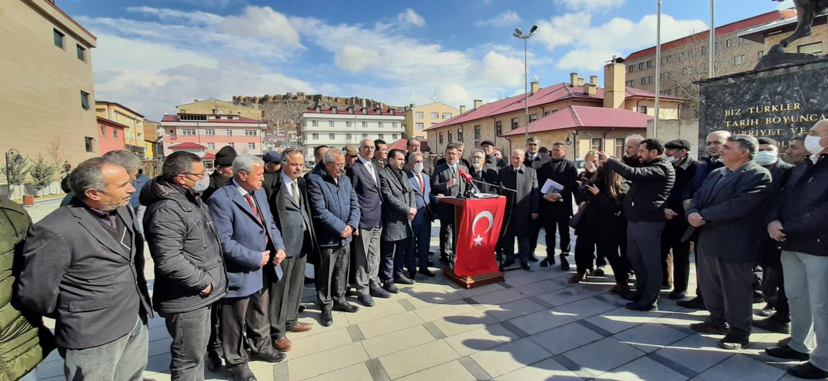 Esnaf Masası heyeti olarak Bayburt'tayız. Basın toplantımızı gerçekleştirerek programımıza başladık. Gün boyunca esnaf, sanayici ve meslek odalarını ziyaret edecek vatandaşlarımızla bir araya geleceğiz. #CHPBayburtta