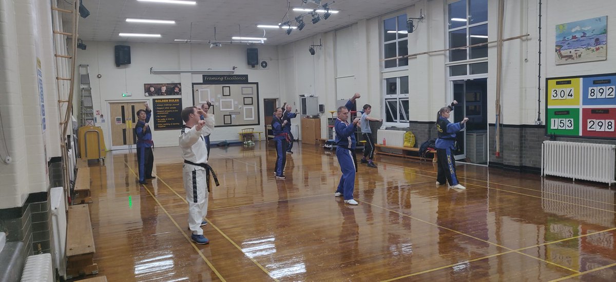 HEDTKD's tweet photo. #Taekwondo tonight for you all at our #Reading club, why not pop in with the #family for some #fitness &amp; #fun. We have spaces available for all ages &amp; abilities https://t.co/sy3bOMv2iM will give you all the info you need to enjoy your session. #kids #karate #sports @reading_co_uk https://t.co/8L5NxFpLSk