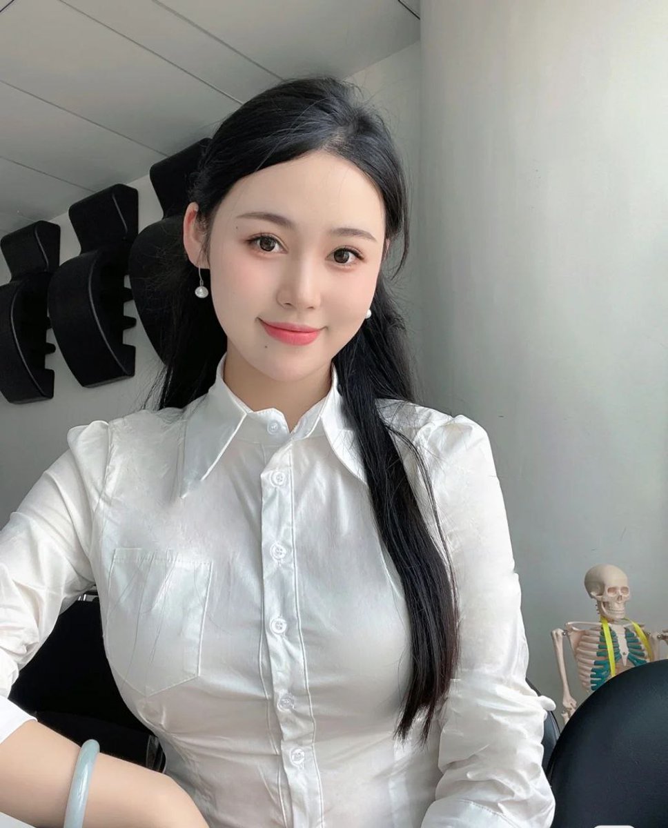 Jennife254698's tweet image. Take the time to update😜