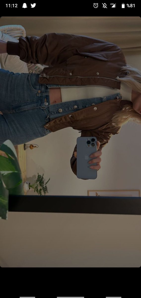 ozgexcs's tweet image. kombini çok iyiiii günaydın 🤎