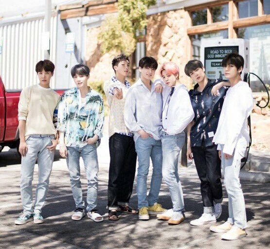 ha_harsu's tweet photo. Sold out kings
#BTS
#BTSCONCERT 
They literally sold out ALL of their tickets in GIANT stadiums holding some 200,000 seats, in like...3 hours. King. Behavior. 
Honestly, I don't think I can get any prouder. I wish my beloved angels the most success and happiness in everything 💜 https://t.co/lRkWmyolrr