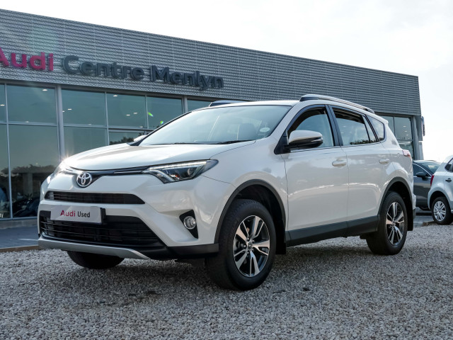 _SnyMan_'s tweet photo. 2016 Toyota Rav 4 2.0 GX Automatic with 61 800km selling for R329 995 (R5 600 estimated installment)

#shona  Shona Mbali Zino #TheWifeShowmax #Checkpoint #Chelsea Nkosana Woolies Chiefs #Chiefs https://t.co/kFX5BDIQzT