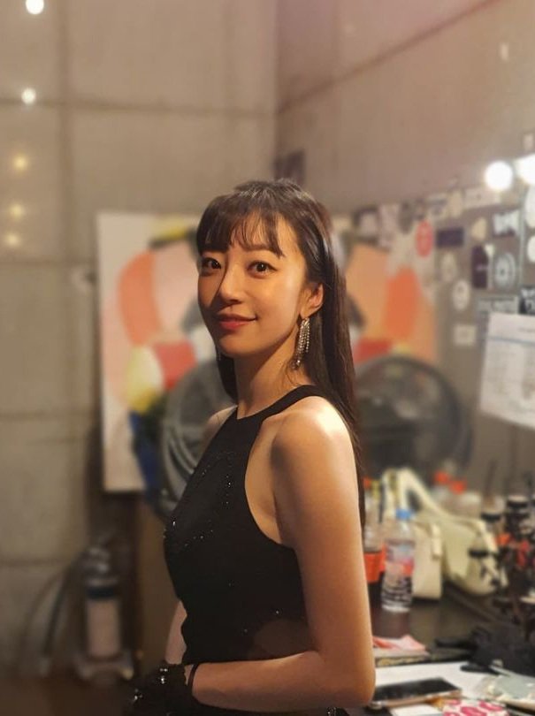 bangulculture's tweet photo. [#JISUMIN]
Happy birthday to our wonderful Ji Sumin!
🌸🌻항상 꽃길을 걸어요~🌼🏵
@SONAMOO_SuMin 
#HappySuminDay
#HappyBirthdayJiSumin
#지수민데이 https://t.co/L6PB68Eh3N