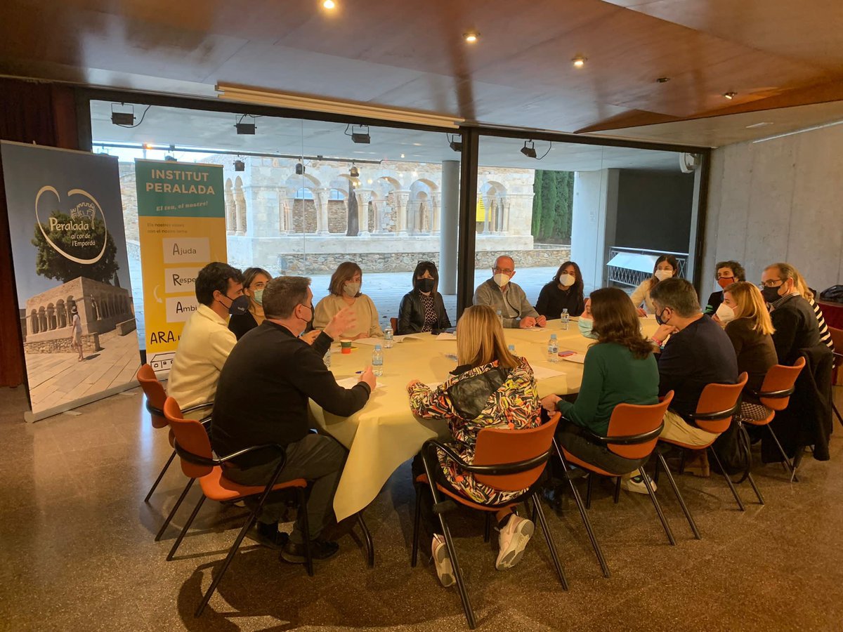 insperalada's tweet image. Primer líder-café en Peralada con una buena representación de líderes educativos. Analizamos los factores que afectan al bienestar de la comunidad educativa y exponemos acciones que lo pueden mejorar #liderazgoparaelAprendizaje #arainsperalada @educaixa @ajperalada