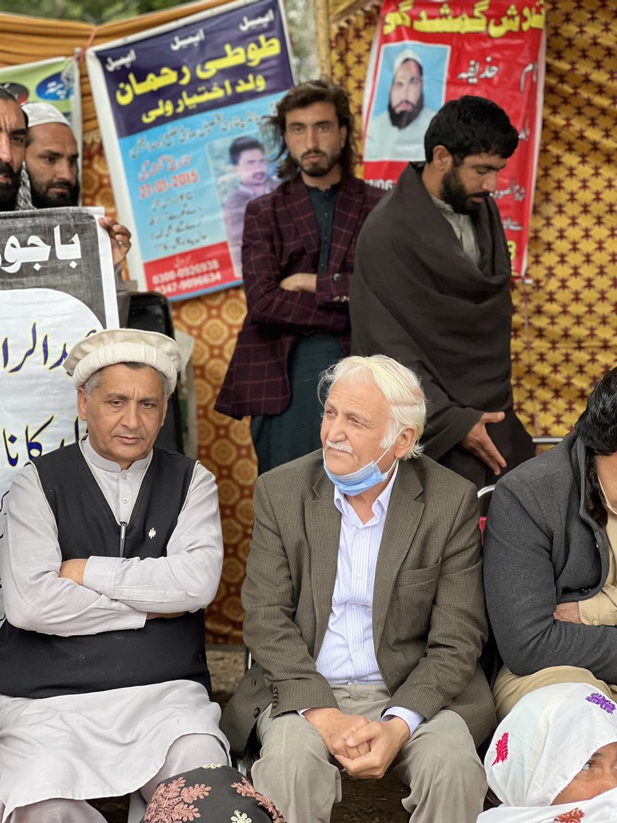 dohrpk's tweet photo. @FarhatullahB at the protest of DHR to #EndEnforcedDisappearances #endthelist https://t.co/b1YELKkrOm