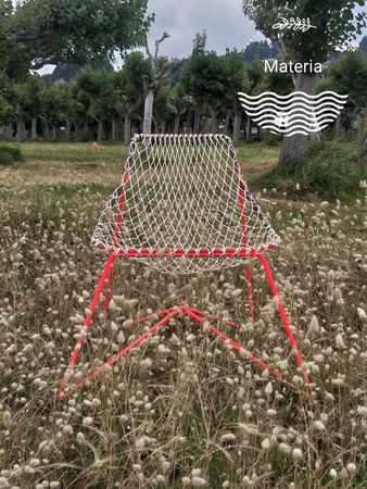 TropaverdeC's tweet photo. 🪑Unha deseñadora galega revoluciona o mobiliario urbano a partir de refugallos plásticos
https://t.co/FyPJxe1qCG https://t.co/Uv2LPa2zbP