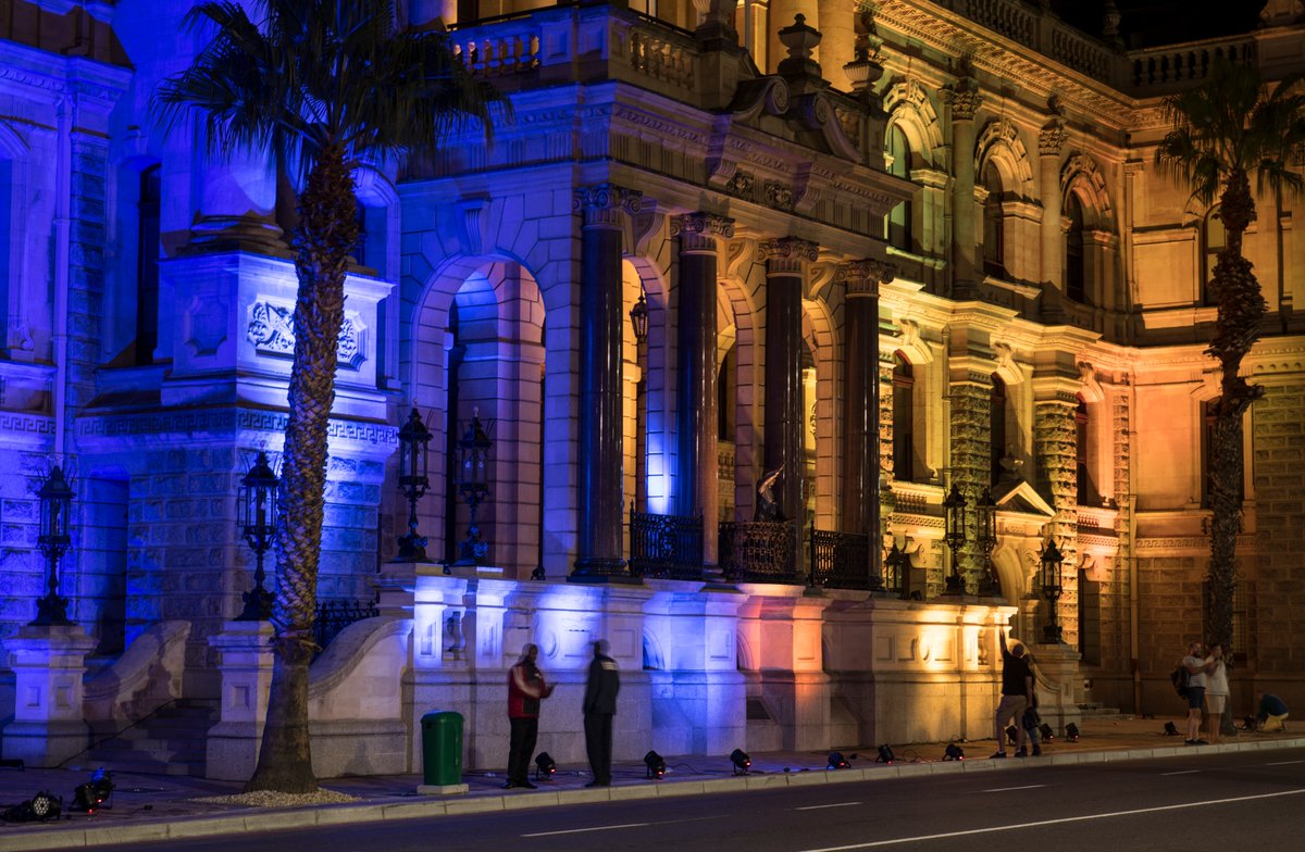CityofCT's tweet image. Last night, City Hall was lit up in solidarity with Kyiv and Ukraine. 

"The City is united with governments across the free democratic world, calling for an end to Russia’s illegal invasion, which has caused over 3000 civilian causalities." - Mayor @geordinhl 

#CTNews