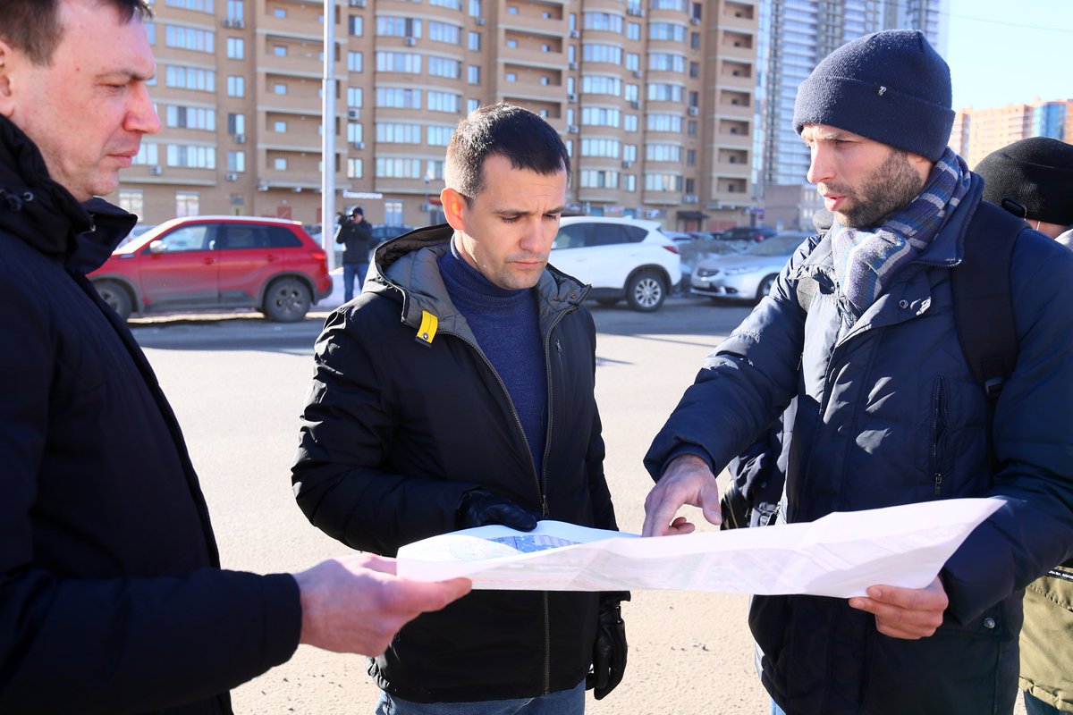 Надземный пешеходный переход соединит южную часть и промзону Реутова. Подробнее: proreutov.ru/news/2022/03/0…

Фото: Алексей Оводов