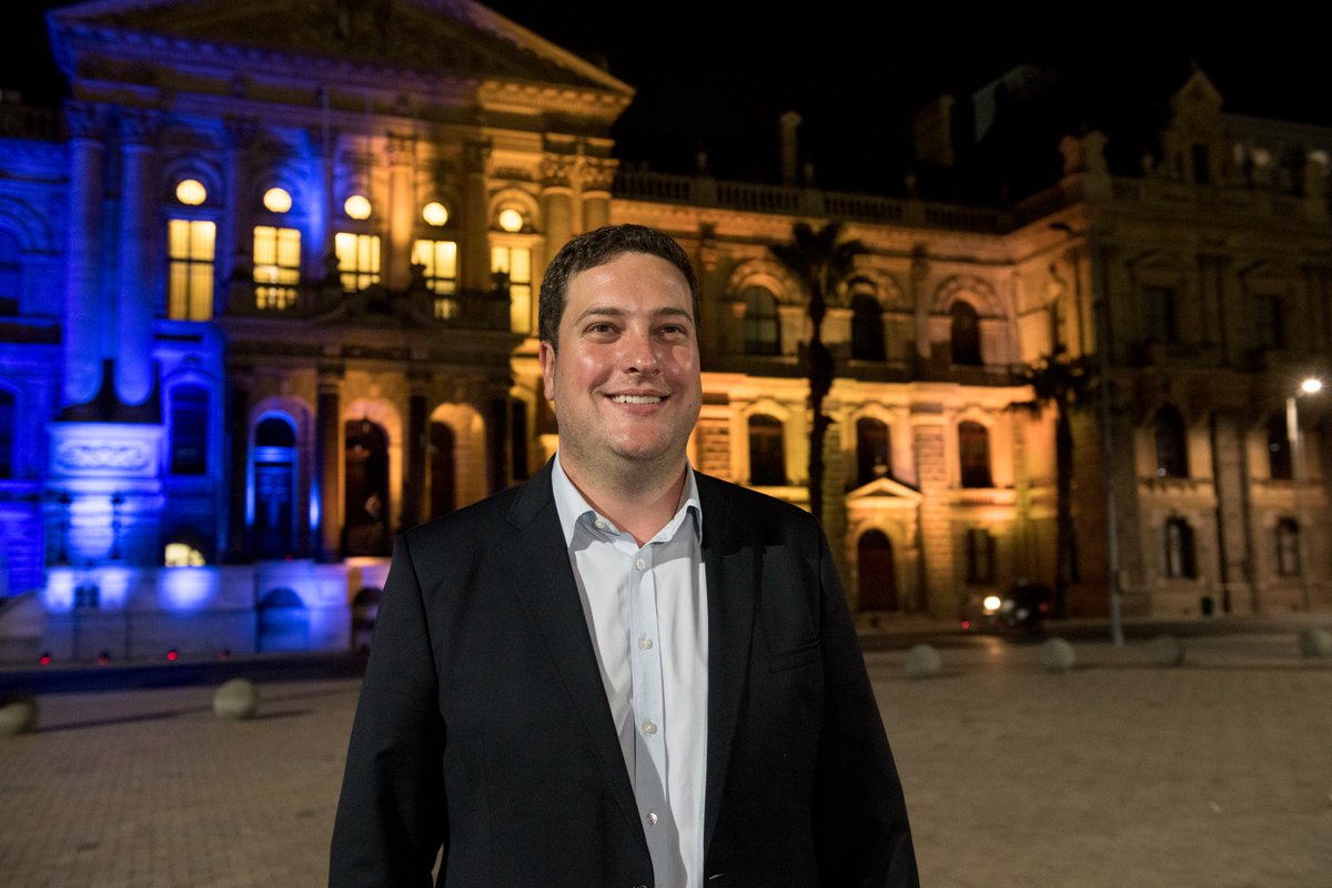 CityofCT's tweet image. Last night, City Hall was lit up in solidarity with Kyiv and Ukraine. 

"The City is united with governments across the free democratic world, calling for an end to Russia’s illegal invasion, which has caused over 3000 civilian causalities." - Mayor @geordinhl 

#CTNews