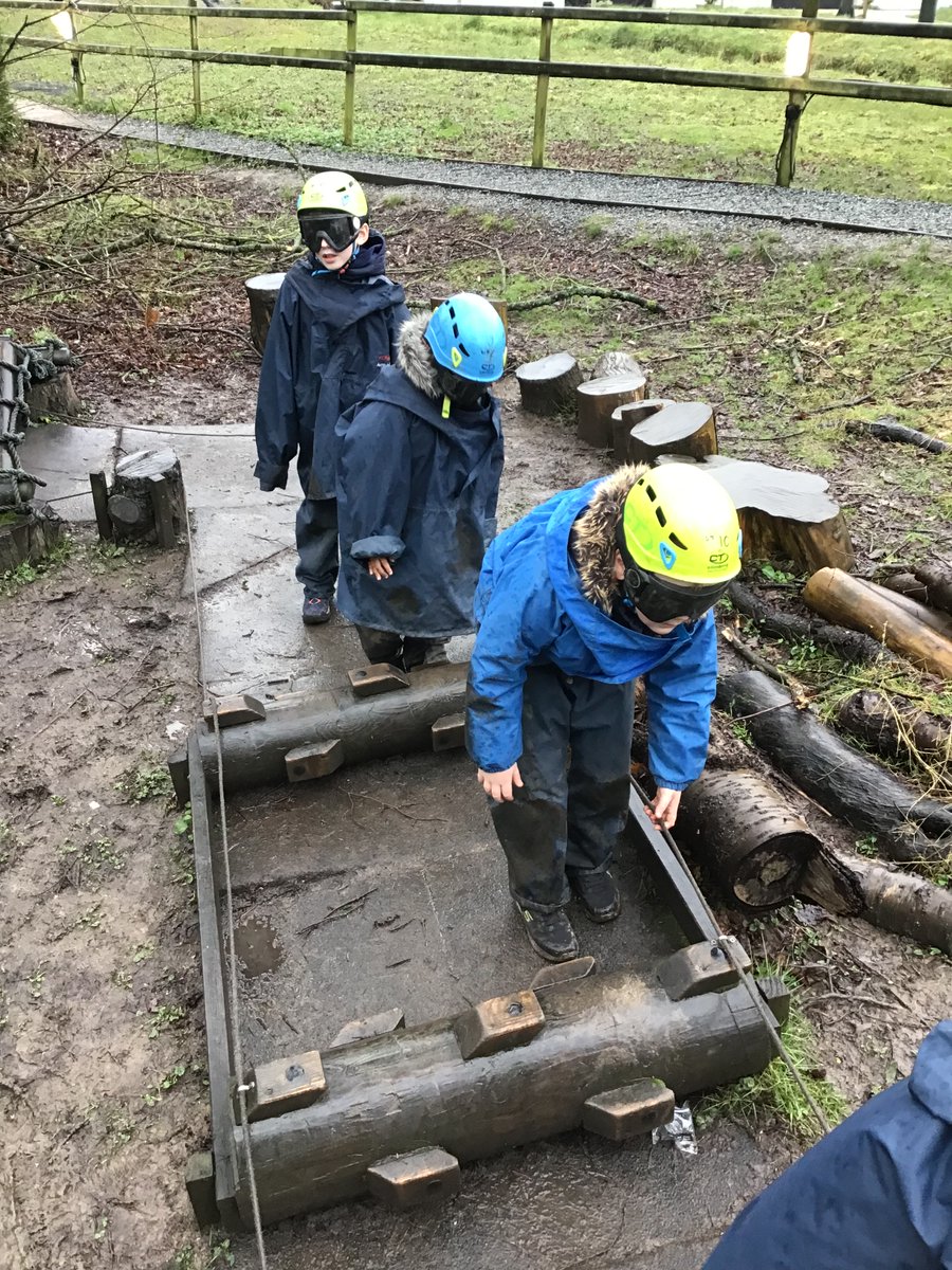 BeaverRoad_Pri's tweet photo. Waterfall group loved taking part in the night line challenge. #gettingmuddy #robinwood2022 #lovingit https://t.co/dSdtWIxhpW