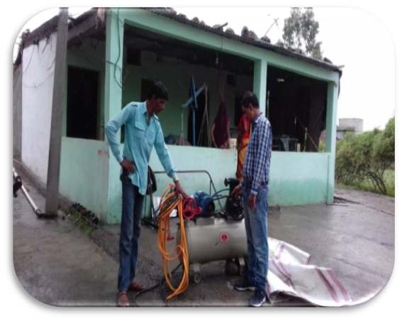 minprdd's tweet photo. #Agar_Malwa जिले की रेणु, मुख्यमंत्री स्व-रोजगार योजना अंतर्गत एक लाख रुपए की आर्थिक सहायता प्राप्त कर आटा चक्की व किराना दुकान चला रही हैं। और ग्राम में ही रहते हुए लगभग 16,000 रुपये प्रति माह कमा कर आत्मनिर्भर हैं।

#तरक्की_का_सफर
#PRDMP #SHGMP #JansamparkMP https://t.co/w6Ijpb6dxZ