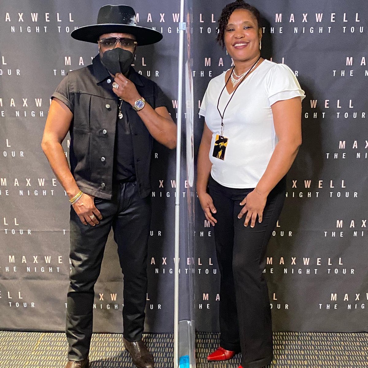 SpeciallyCut's tweet photo. #AboutLastnight
{Thank you, son)
Man, I had a good time at the concert. @therealjoethomas @anthonyhamiltonofficial and @maxwell  started the #TheNightTour off right.  They did their thang. 
#Dallas
#TheNightTour https://t.co/2Lv6heQdEm