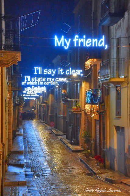 GiangrassoMaria's tweet photo. @VisitSicilyOP Lercara Friddi, in provincia di Palermo, paese delle origini della Famiglia di Frank Sinatra. In foto le Luminarie “My Way” nella strada dove ancora esiste la casa dei nonni paterni #sinatrahome https://t.co/TNHMkuIfDy