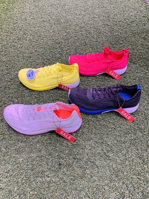 Mizuno_Osaka's tweet photo. #ミズノオオサカ茶屋町 ニュース📣
ランニングシューズがクリアランス👏
ウェーブエアロ19・ウェーブシャドウ5が30%OFFとなりました✨
レースはもちろん、ジムトレーニングでも使いやすいシューズです。
買い替えをご検討中の方はお早めに💨
#WAVEAERO19 #WAVESHADOW5 #ランニング #osaka #茶屋町 https://t.co/uZO8x53tNJ