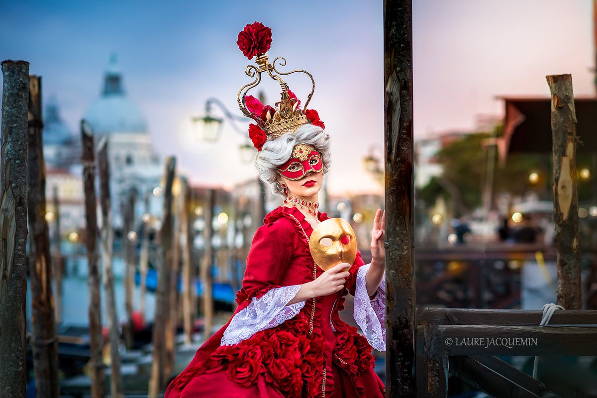 laure81's tweet photo. Photo: c. @laure_jacquemin
https://t.co/qYv1xzPhpC
Model : @cristinaspa_96
Dress : @fantasie_d_epoca
.
.
#venicephotographer #carnevalevenezia2022 #venicecarnival #carnevalevenezia #venezia #visitveneto #visitvenice #venicecarnival2022 #venezia #venedig #venice #carnival https://t.co/yjOxA1CxO4