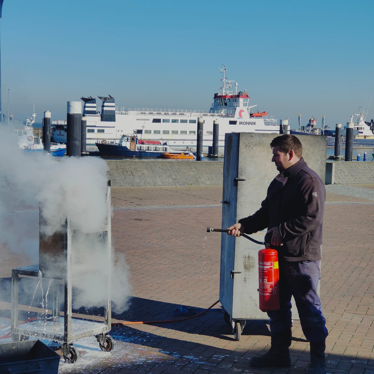 Veiligheid gaat boven alles. Vandaag was daarom de jaarlijkse BHV-herhaling. De kennis van ons BHV-team is weer up to date!