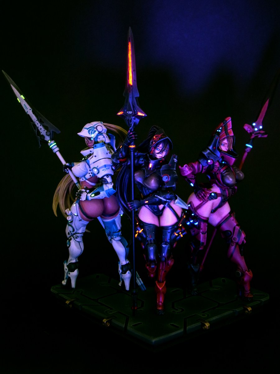 いやホントこんなに光るとは思わなかったビカー。
#蛍光ピグメント
#LimboDivision209
#リンボディビジョン
#筆塗り