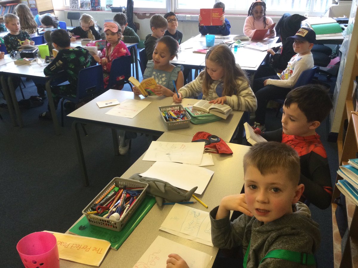 St_Wilfrids_4B's tweet photo. We have been super ‘Synonym Searchers’ this morning. #newvocabulary #wowwords #creativewriters #thesauruswork https://t.co/FlJG6U1pfJ
