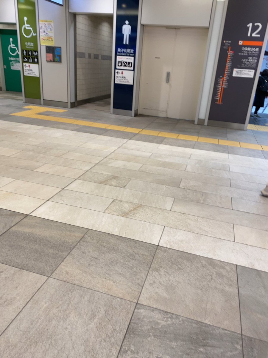 Fukusu4P's tweet photo. 今日は都内の某ハッテントイレに行ってきた(わかる人は写真だけでわかる?)

(18:30)スリム歳上にゴム無しで掘られて
(19:40)短髪スーツリーマンに頭抑えられてしゃぶって
(20:00)スリム色白早漏さんしゃぶり抜きして
(20:15)肌すべすべきつきつ包茎やんちゃ君手コキ抜き

ヤれるスピードすごかった😳😳 https://t.co/NhFOn1G7mt