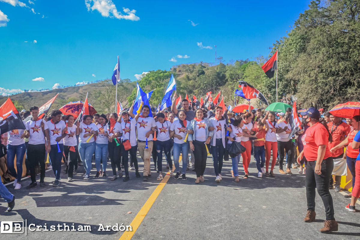 collvermat's tweet photo. 1/10

Nicaragua 

Celebra la inauguración del puente Wiwili de los departamentos de Nueva Segovia y Jinotega. 

#UnidosEnVictorias 
#Nicaragua https://t.co/CewSGx2DNz