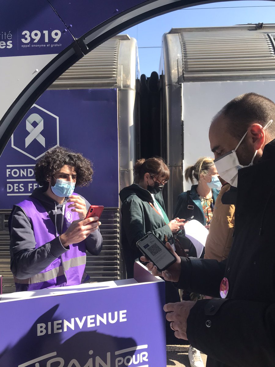 En direct VOIE F, visitez dès 14h00 à la gare de #Grenoble le 🚂#TrainPourLegalite Femmes-Hommes de <a href="/Fondationfemmes/">Fondation des Femmes</a> @pole_emploi Isère, <a href="/EdwinDarmochod/">edwin darmochod</a> et Corinne Vuillaume @IserePole sont présents à  l'évènement 😃 #AvecPôleEmploi @poleemploi_ara