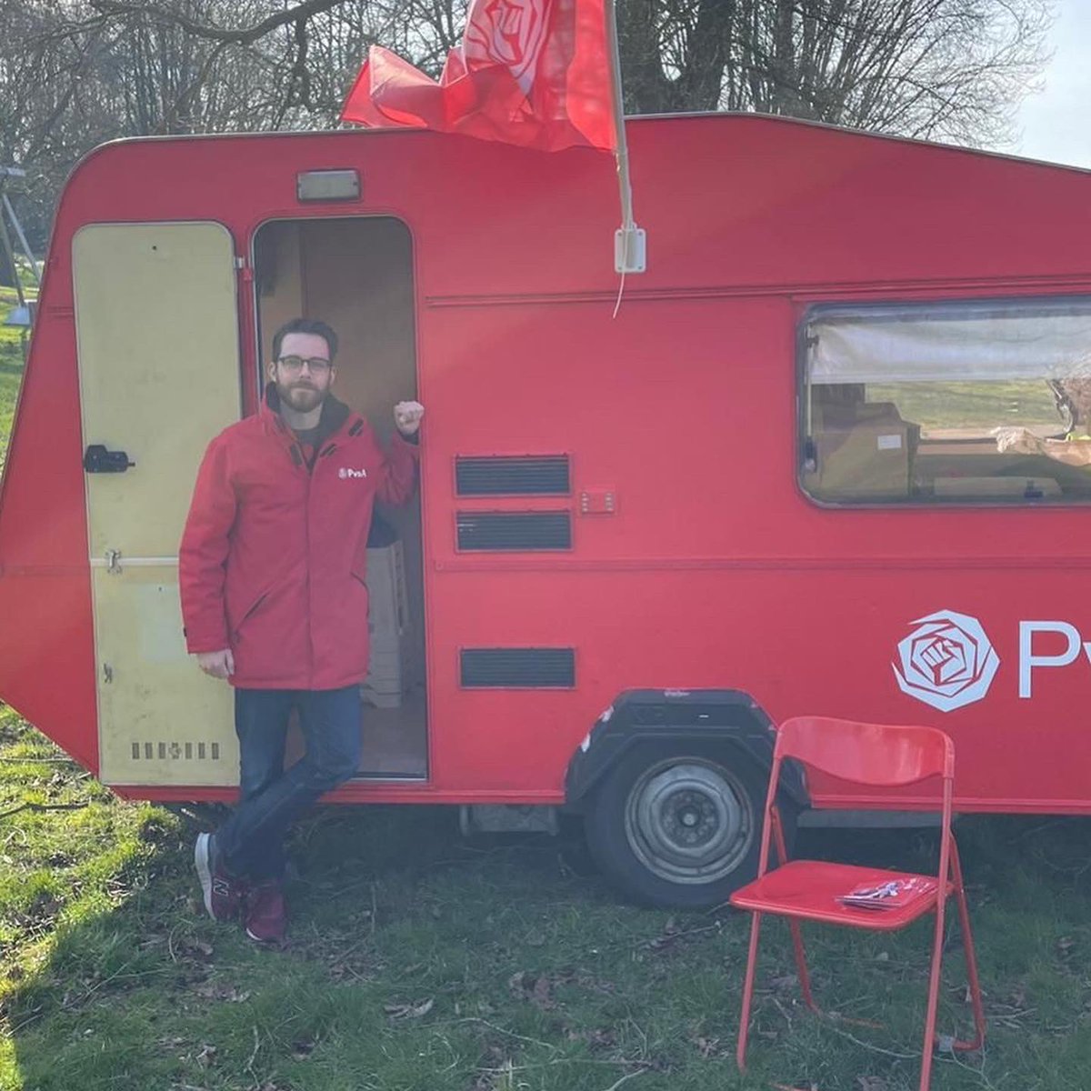 pvdautrecht's tweet photo. Gisteren was dag 2 van de #woonweek. Op de Croeselaan in gesprek met bewoners over het behoud van hun betaalbare huizen. En ’s middags in Park de Gagel. Onze boodschap: bouw niet in het groen, voorkom gentrificatie van de wijk en investeer vooral in de mensen zelf. https://t.co/VBD8Bh0jrO