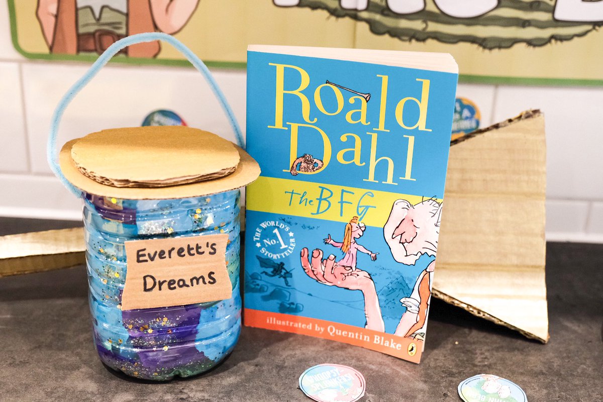 HellyBunts's tweet photo. #WorldBookDay has us feeling all hopscotchy @roald_dahl #BFG #LakesideLovestoRead https://t.co/b4KJEd2WEg
