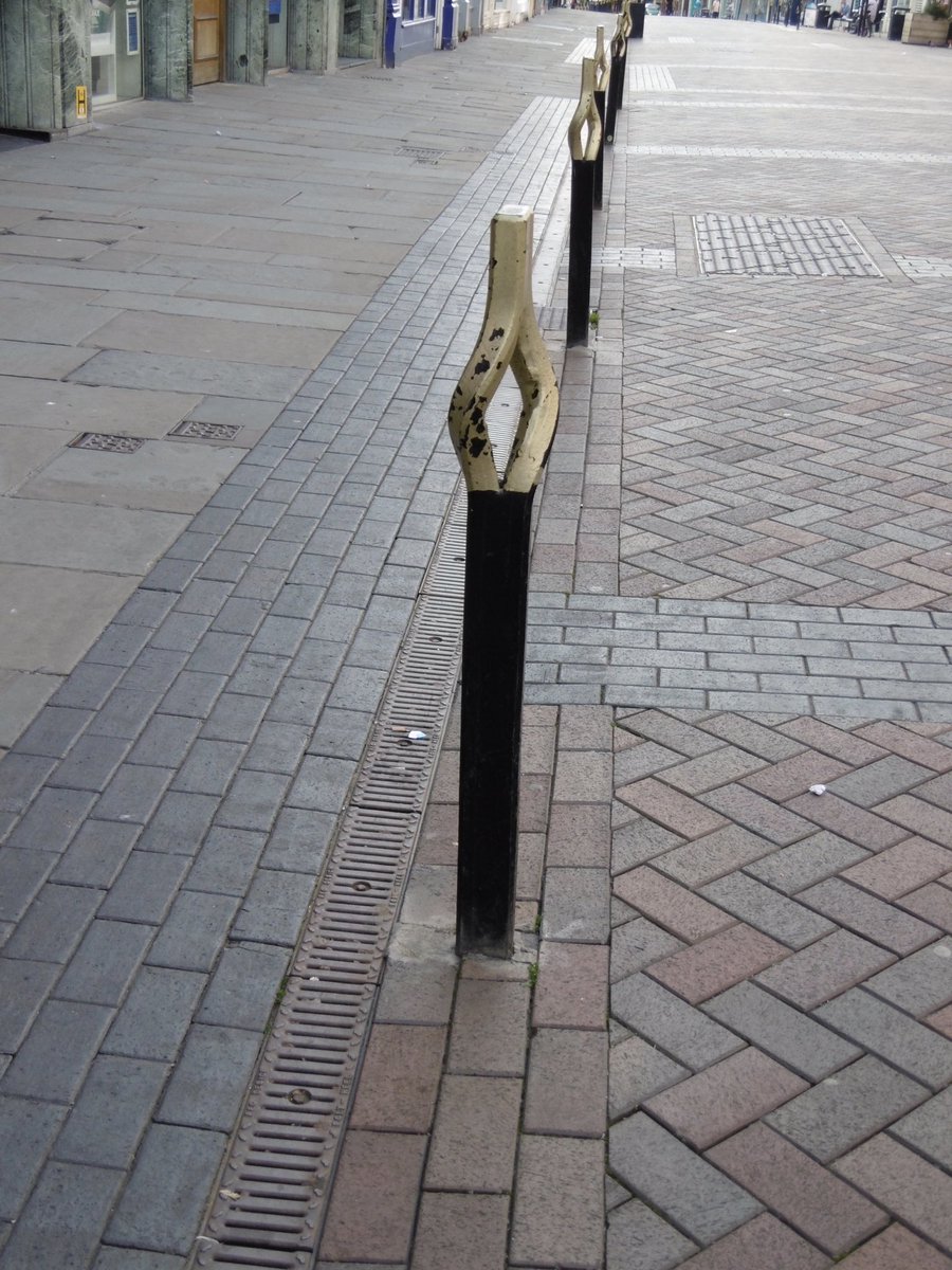 Barb_Drummond's tweet photo. #IronworkThursday #Gloucester commemorating the industry that employed many poor families #Pinmaking https://t.co/oak1hmBA22
