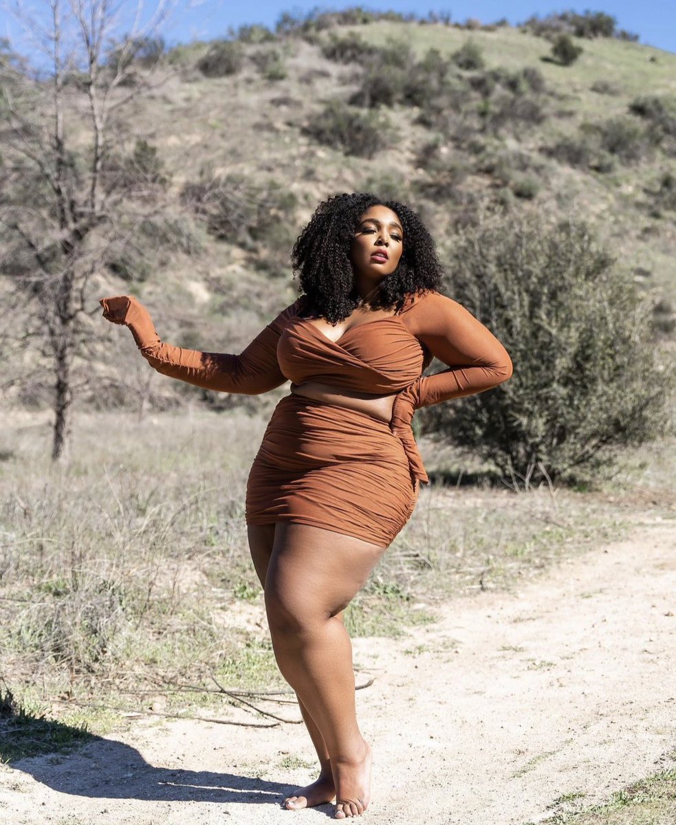 Plus_Fabulosity's tweet photo. I am woman
I am history and
I make history! ♥️

@KenniPowe 

#IAMSAFE
#IAMEMPOWERED
#PlusFabulosity https://t.co/2sTiBBQy3m