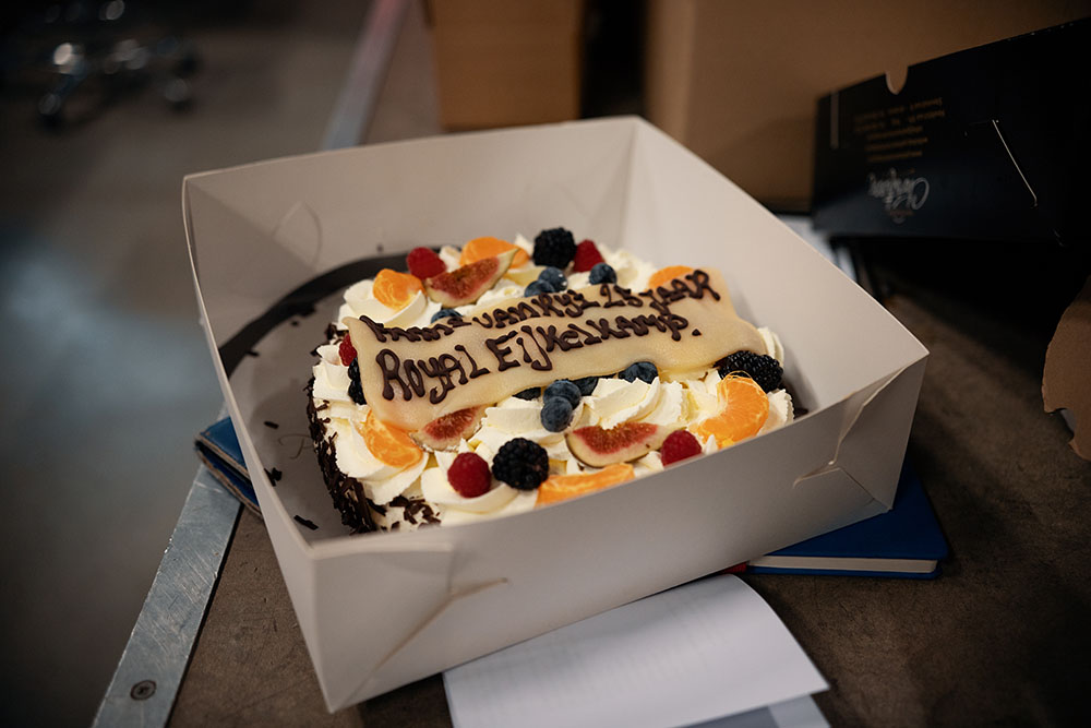RoyalEijkelkamp's tweet photo. We celebrated that Frans van Rijt is working for 25 years with all his heart at the Logistics Department of Royal Eijkelkamp.
Congratulations Frans!
#EijkelkampFamily #MeetTheDifference #WorkingAnniversary https://t.co/Ev6wQLiG0z