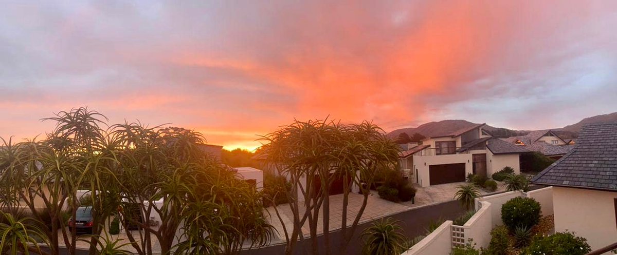 ArabellaEstate's tweet photo. Perfect Autumn Sunsets at Arabella Country Estate 
Pic Credit – Arabella Country Estate Homeowner Lou-Anne Lubbe 

#ArabellaCountryEstate #EcoEstate #Sunsets #GreenEstate #Biosphere #Kogelbergbiosphere https://t.co/ea0ROBfRTZ