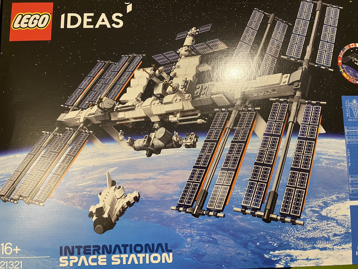 JaniceCaseyB's tweet photo. Plans for tonight, he’s no sleep for a week and building Lego, yes I’m a grown up 🙈🙈🙈 #lego #legoaddiction https://t.co/XUcYMkylUE