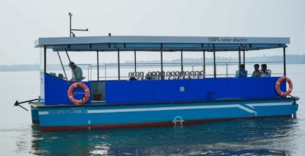 robbanassafina's tweet image. Solar-powered tour boats enter service on India's Peruvannamuzhi Dam
#India #TourBoat #SolarPoweredBoat #RobbanAssafina #AssafinaOnline

bit.ly/349PQYT