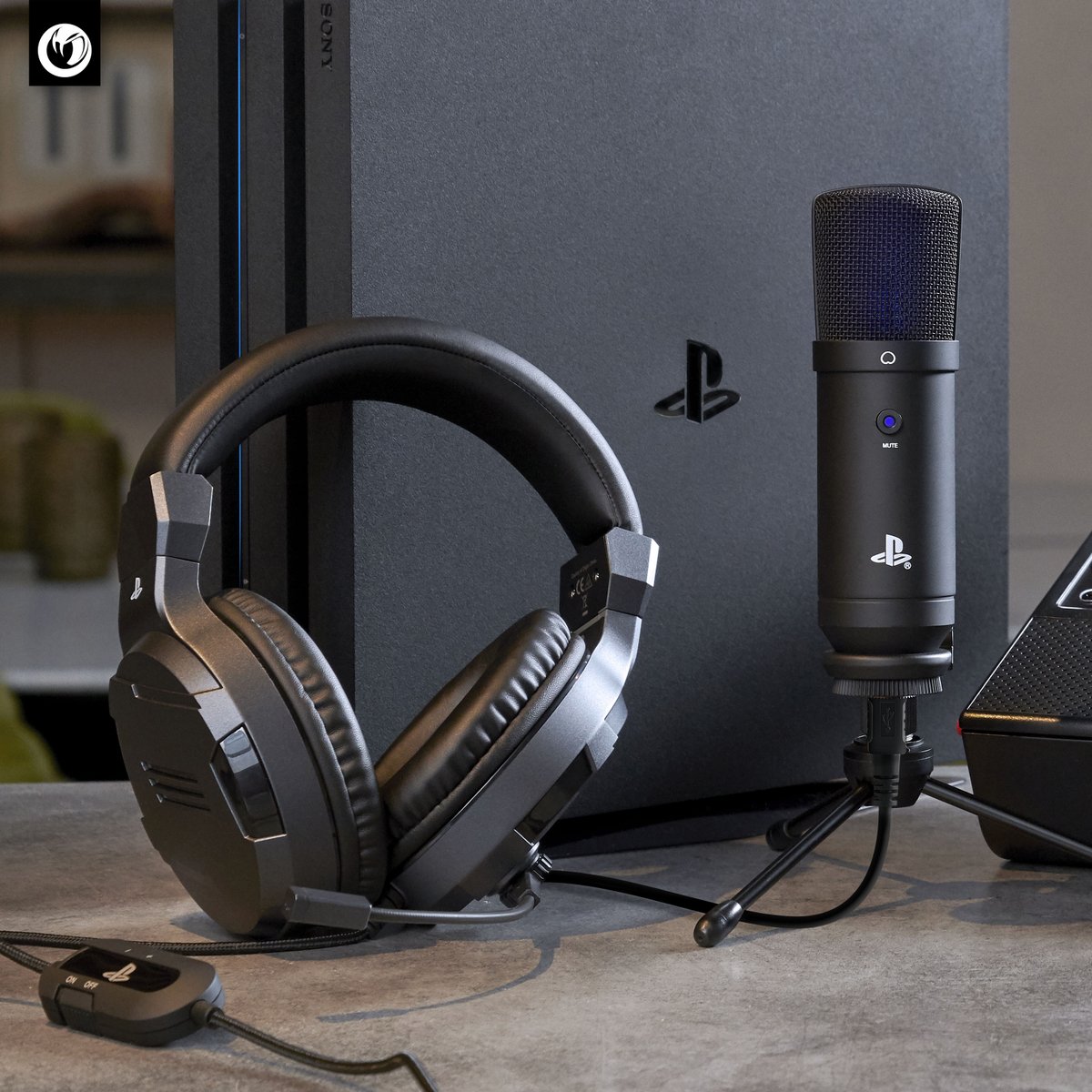 Nacon's tweet photo. A powerful microphone + an efficient headset = the ideal combo for streaming and immersive games with your mates! 🎧🎤

#Nacon #GamingHeadset #PS4Streaming #Micro #Streaming #PS4 https://t.co/TwKUJxm2Ks