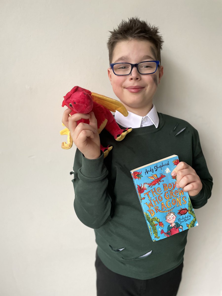AppleAnna9's tweet photo. Still a family favourite in this house. Have a great day ‘Thomas’ 😊 📚 🐉 #Theboywhogrewdragons #WBD2022 @andyjshepherd  (we have yet to hatch any of our our dragons but the plant is doing well 👍🏻) https://t.co/fFAflGPEUg