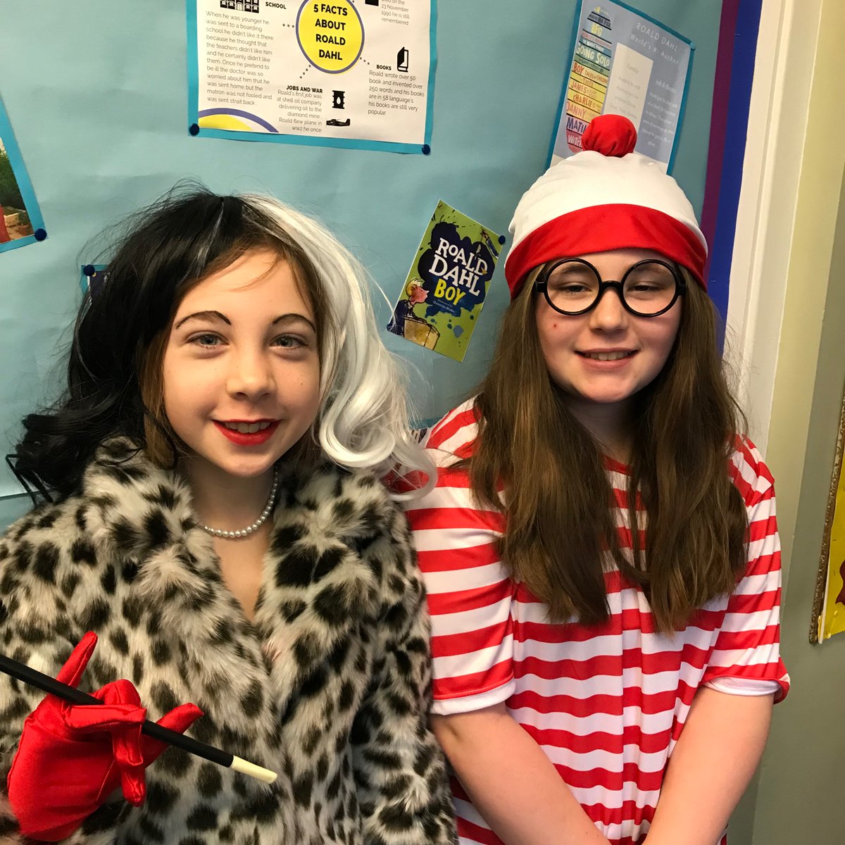 #DiwrnodyLlyfr hapus! 
Happy #WorldBookDay!