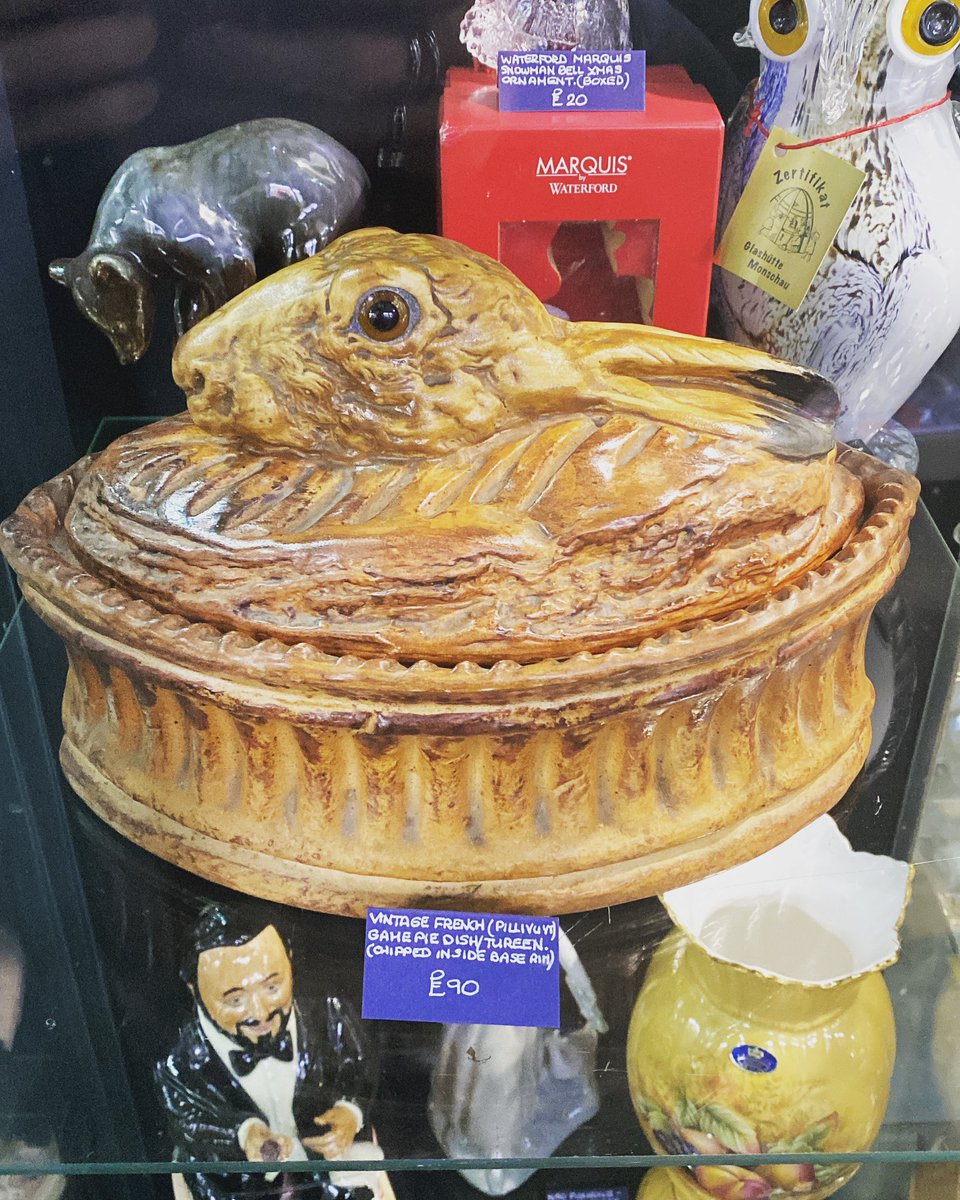 Morning all! Open at 10am and we see a little sunshine 😀 #rabbitpie vintage #french  #vintagefrench #tureen #rabbittureen #frenchkitchen #countrykitchen #farmhousekitchen #rabbit #vintagerabbit #astraantiquescentre #hemswell #lincolnshire