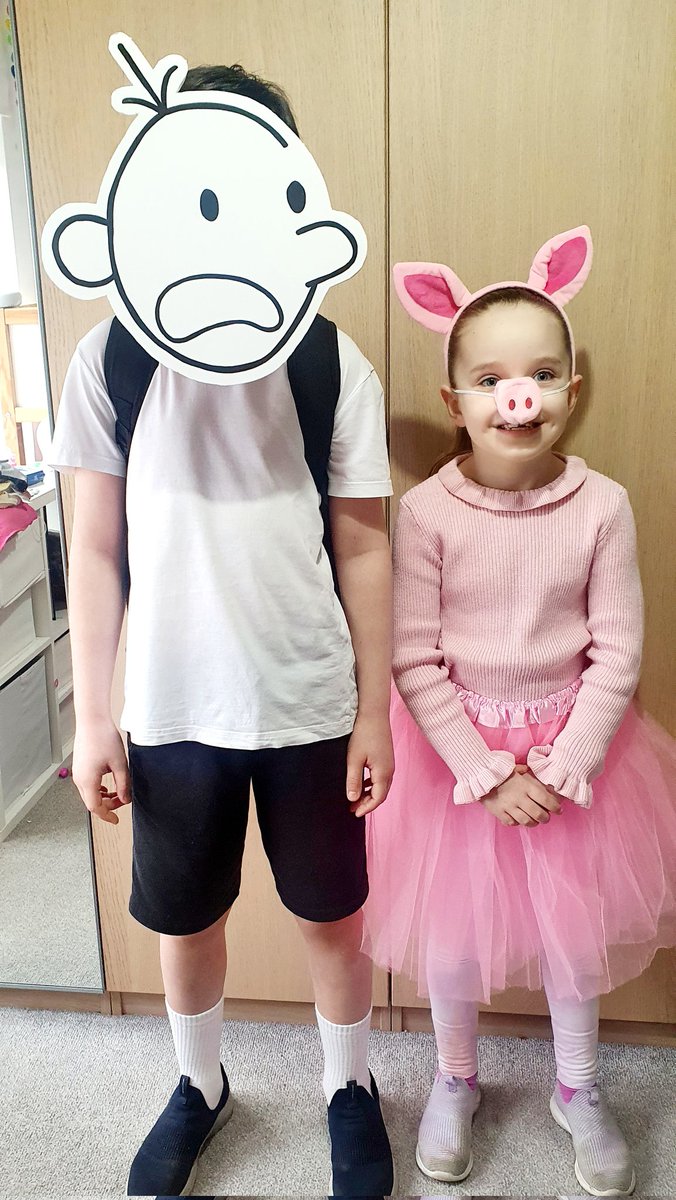 jocelynmasser's tweet photo. World book day @UptonHeathCE #diaryofawimpykid #threelittlepigs 🐷 #beechuhps #hazeluhps https://t.co/VOnias7N2U