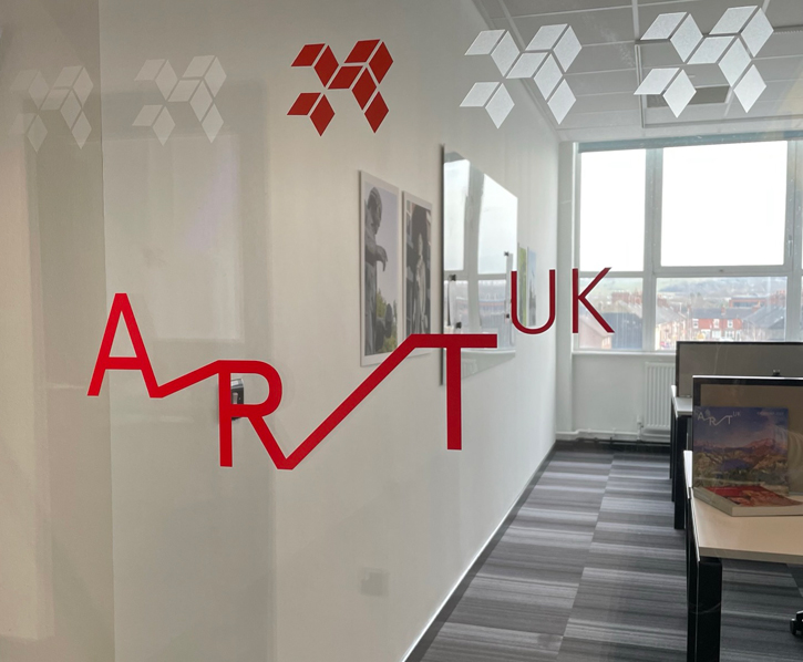 artukdotorg's tweet image. We are thrilled to announce that Stoke-on-Trent is Art UK's new home for our only English office 🎉 Thank you for the warm welcome from cultural partners in Stoke-on-Trent

artuk.org/discover/stori…