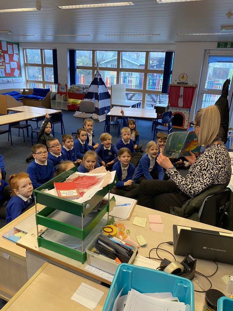 YsgolMaesglas's tweet photo. #WorldBookDay Fantastic fun this morning having favourite stories read by different teachers. Lovely to see the children engaging with the books and enjoying having old familiar faces visit their classes after such a long time apart https://t.co/WzVhTcRPr9