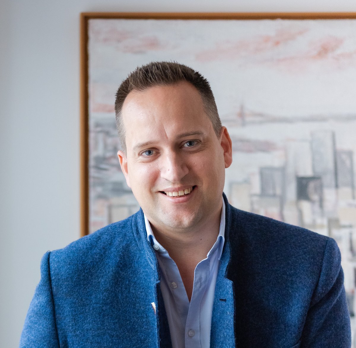BundnerG's tweet photo. Gastromanager mit Passion - Simon Schwegler: «Als Kind wollte ich Architekt werden, nun bin ich passionierter Gastrounternehmer», sagt Simon Schwegler, der mit dem Unternehmen ODURA AG sieben Gastronomiebetriebe führt. Weiterlesen:
https://t.co/wzcvAd5QC4 https://t.co/hwYjqhGgYG