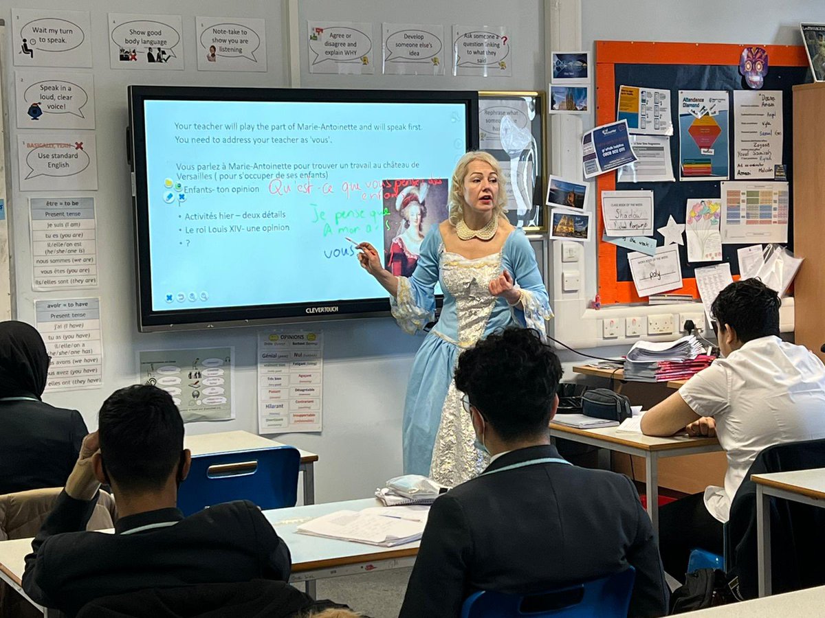 Harris_SJW's tweet image. “Vous parlez à Marie Antionette pour trouver…”

#WorldBookDay gets serious at Harris St John’s Wood #thinkharris #Transforminglives