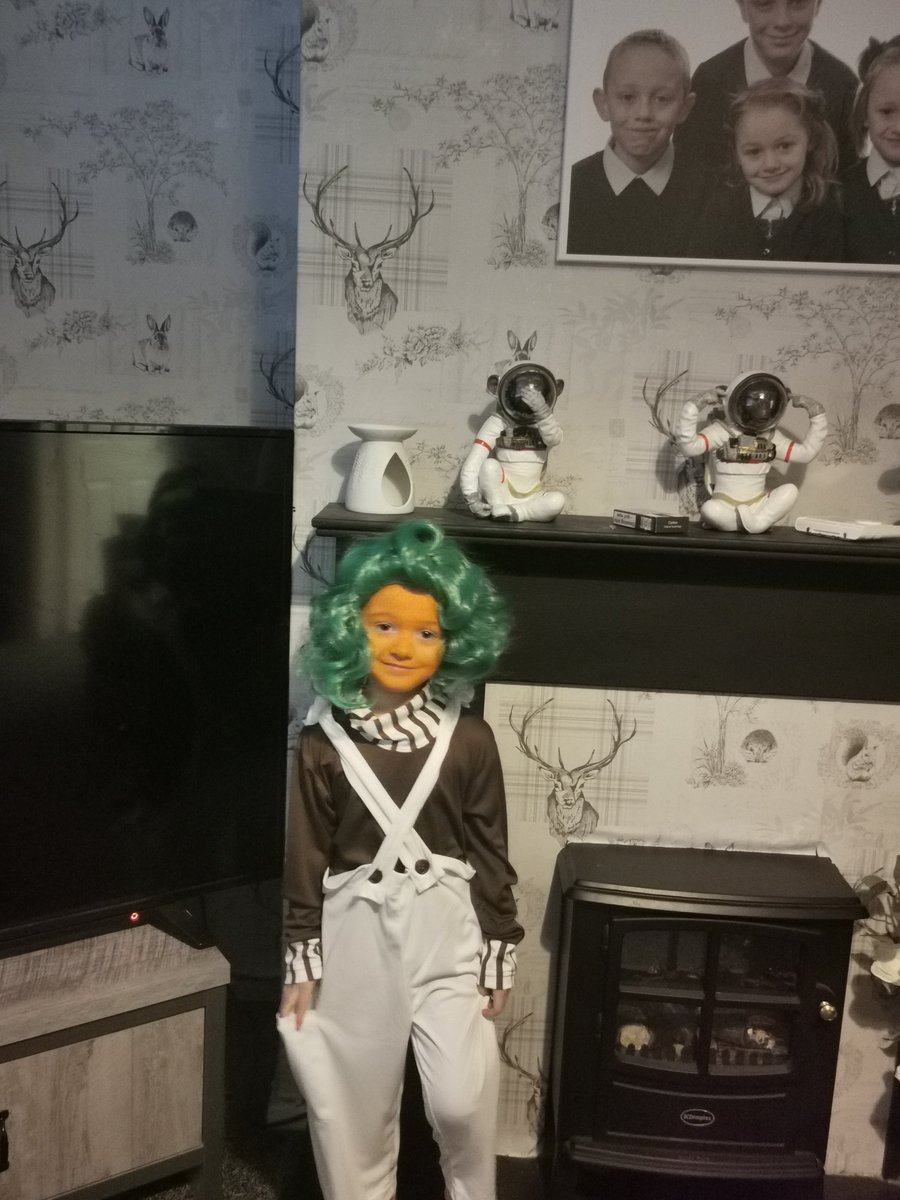 Zozobagins89's tweet photo. @WorldBookDayUK
@wild_bank @MsHill02825723 @Mrs_Jackson123 @MrsIWB the sloth from goonies (HEY YOU GUYS) , the oompa lumpa from Charlie and the chocolate factory, the little boy from the velveteen rabbit and the gangster granny 💙💙❤️❤️ you all look smashing guys! https://t.co/OJfZ4kZuJY