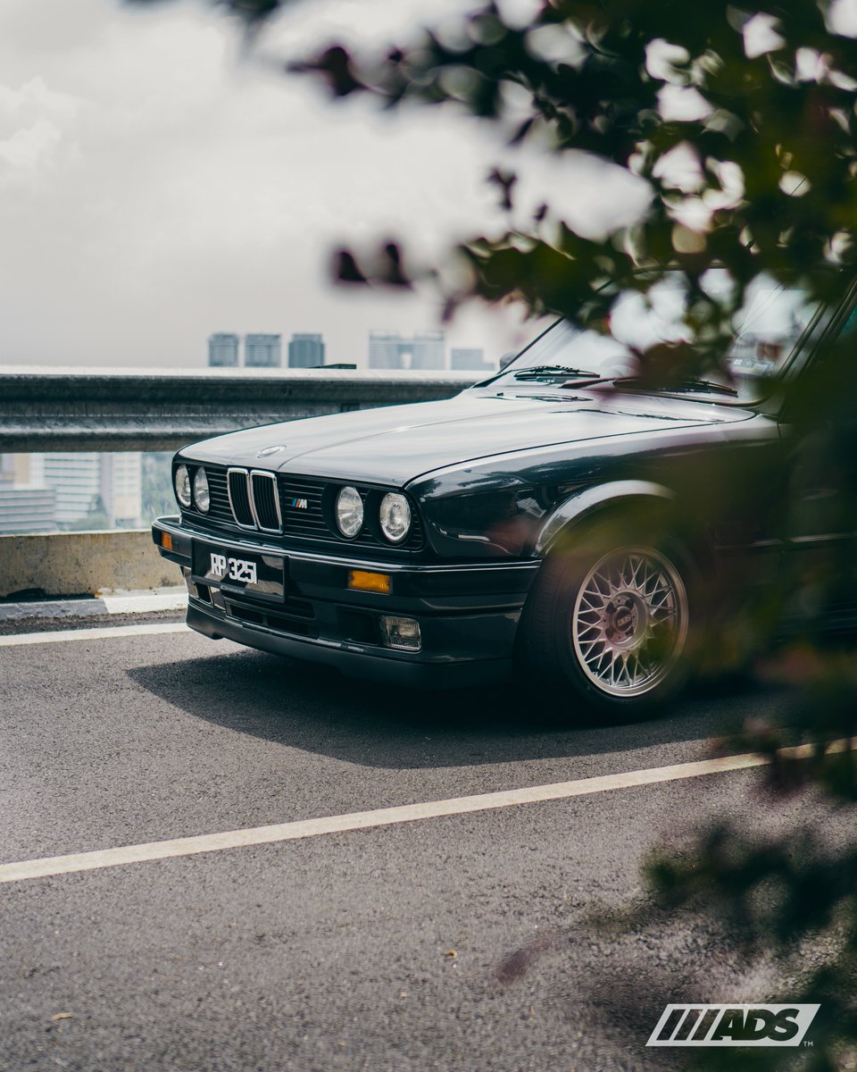 autodetailer's tweet photo. Did you know that BMW built the first M3 on the E30’s platform? Though that M3 was widely recognised as the world’s most successful BMW road race-car, its other E30 variants such as this E30 325i, also share a similar heritage!
#BMW #E30 #AutoDetailerStudio #AutoDetailer https://t.co/2MqaJ5kxo7