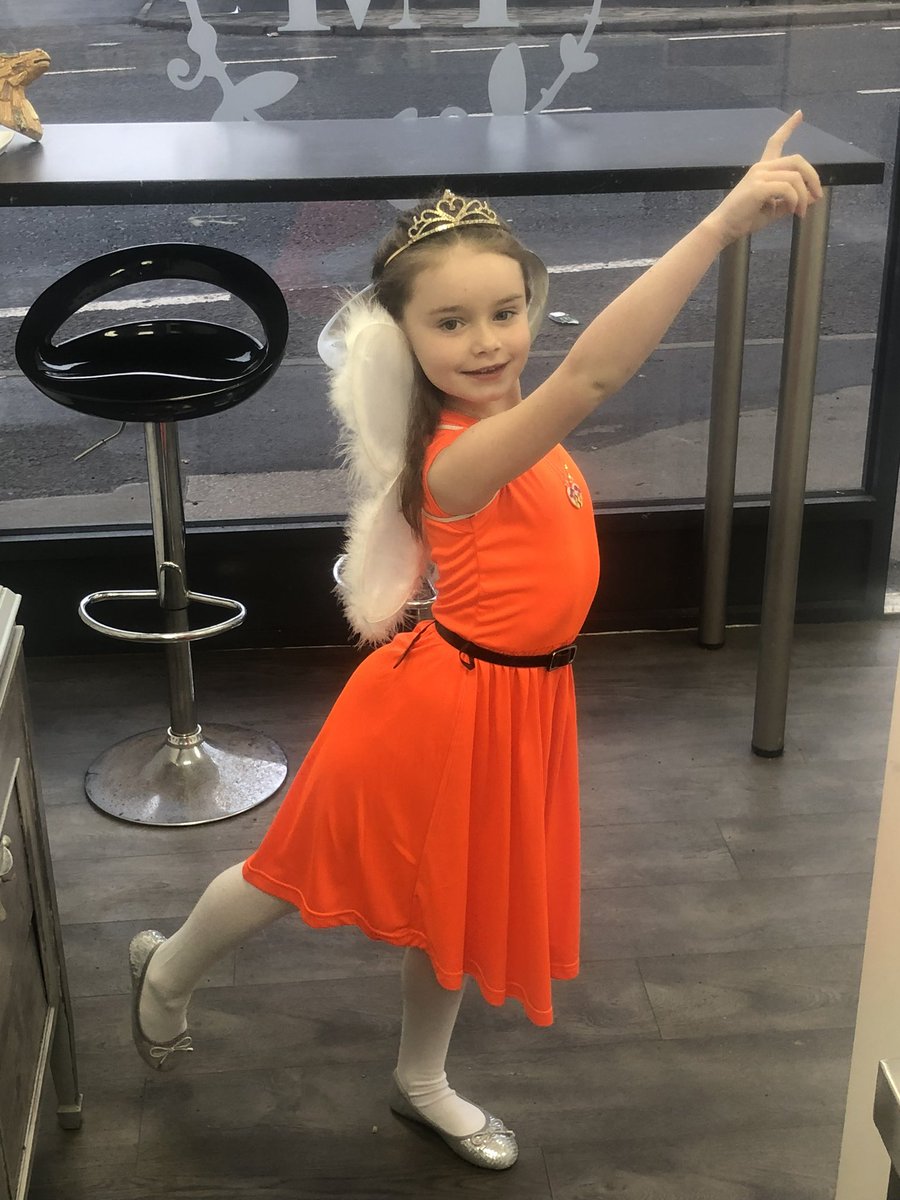 sarah vickers tweet media